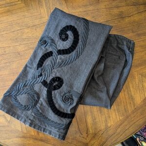 Dana Buchman Embellished Gray Pants – Black Appliqué Rosette Detail